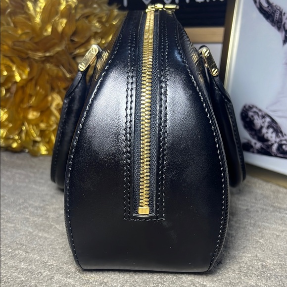 Louis Vuitton Epi Jasmin Handbag - Picture 9 of 10
